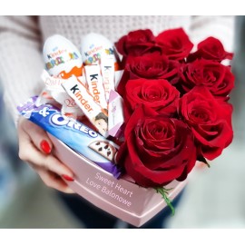 Flower box sweet heart ze słodyczami i balonikiem